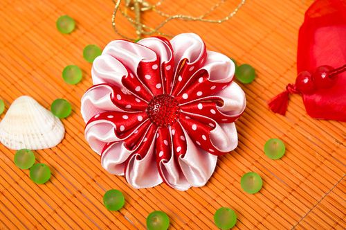 Handmade roter Blumen Haargummi Mädchen Haarschmuck Accessoire für Haare  - MADEheart.com