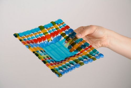 Prato de vidro em técnica de fusão feito à mão Listras! - MADEheart.com