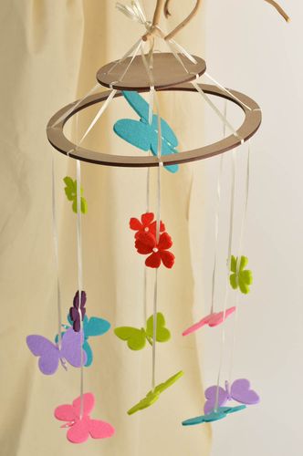 Móvil para cuna hecho a mano juguete para bebé accesorio para cama original - MADEheart.com