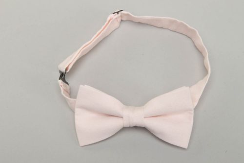 Light pink fabric bow tie - MADEheart.com