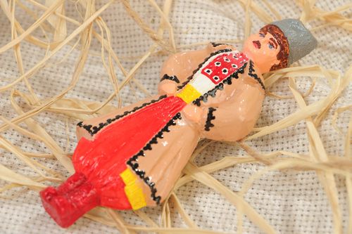 Imán para refrigerador hecho a mano de yeso  Cosaco - MADEheart.com