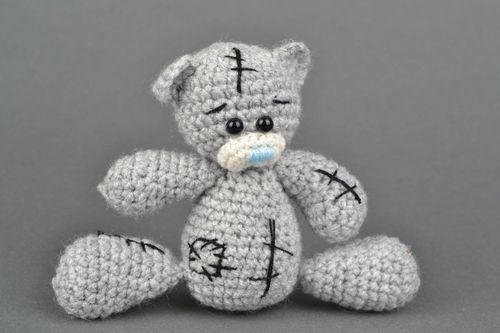 Giocattolo a maglia fatto a mano pupazzo morbido da bambini alluncinetto - MADEheart.com