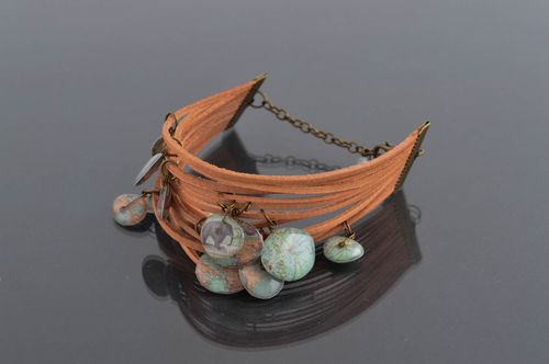 Pulsera artesanal ancha y elegante accesorio para mujer regalo original - MADEheart.com