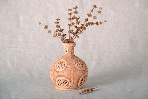5 inches tall clay vase hand-molded for table décor 1 lb - MADEheart.com
