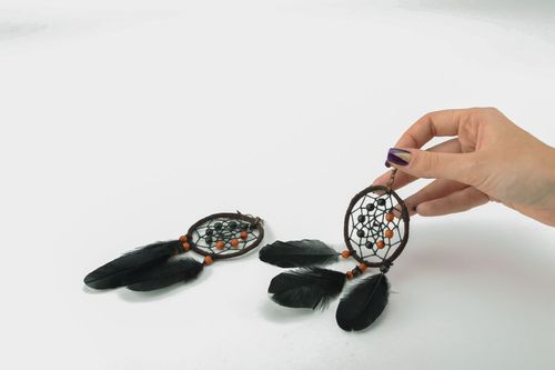 Homemade earrings in the shape of Dreamcatchers - MADEheart.com