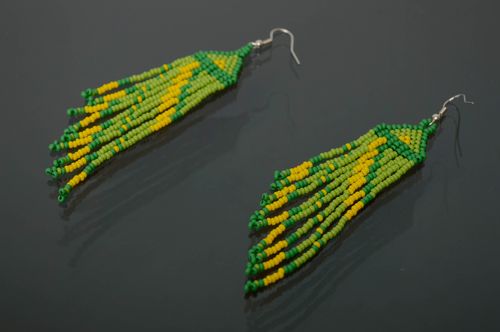 Green beaded earrings Tropics - MADEheart.com