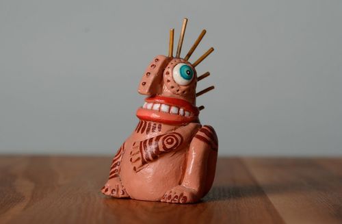 Estatueta de cerâmica Goblin - MADEheart.com