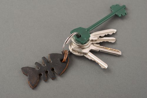 Lustiger Schlüsselanhänger Fisch - MADEheart.com