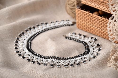 Light beaded necklace - MADEheart.com