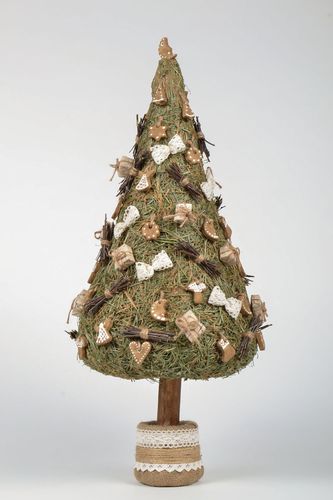 Decorative New Years tree - MADEheart.com