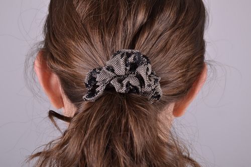 Elástico para cabelo têxtil feito à mão  - MADEheart.com