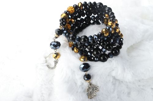 Handmade bracelet with crystal and beads - MADEheart.com