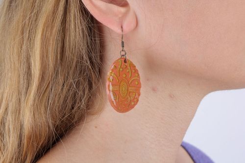 Brincos redondos de argila de polímero  - MADEheart.com