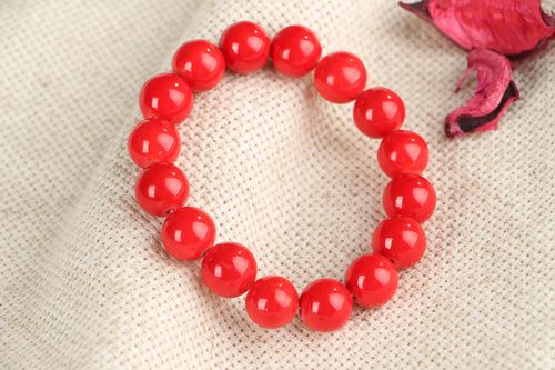 Bracelet with coral - MADEheart.com