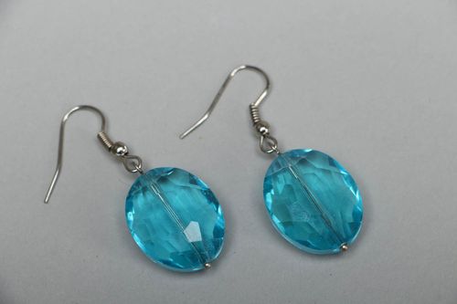 Boucles doreilles en plastique bleues mi-transparentes - MADEheart.com
