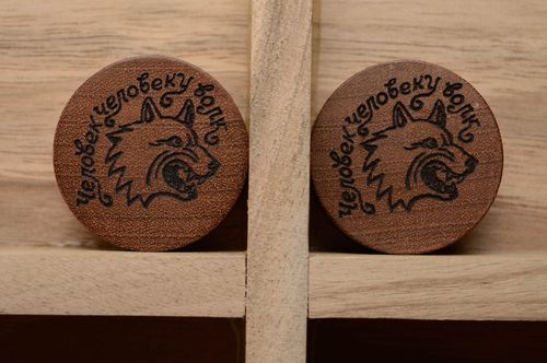 Wooden plugs with engraving - MADEheart.com