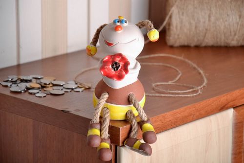 Statuetta ape fatta a mano in ceramica dipinta a mano idea regalo originale - MADEheart.com