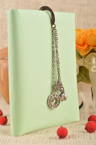 Separador de páginas hecho a mano regalo original marcapáginas de metal - MADEheart.com