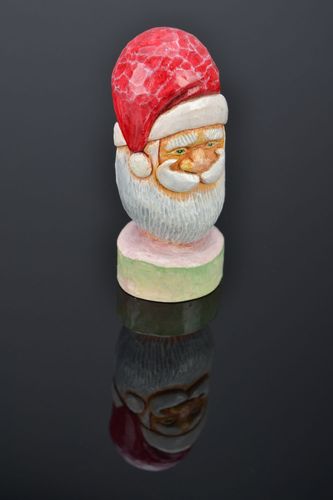 Wooden statuette Santa Claus - MADEheart.com
