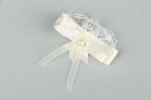 Boutonniere for groomsmaid - MADEheart.com
