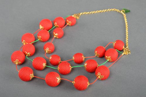 Rote Halskette mit Kugeln Zärtlichkeit - MADEheart.com