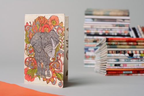 Обложка на паспорт ручной работы с принтом Слон в цветах - MADEheart.com