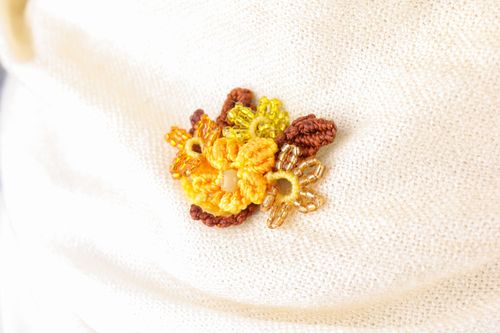 Brooch made of threads and beads Flowers - MADEheart.com