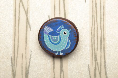 Round wooden brooch - MADEheart.com
