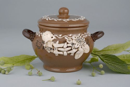 Pot with modeling of clay - MADEheart.com