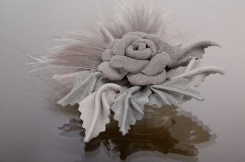 Gray flower brooch-hair clip with fur - MADEheart.com
