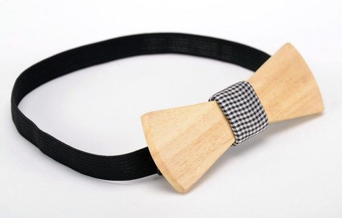 Wooden bow-tie - MADEheart.com
