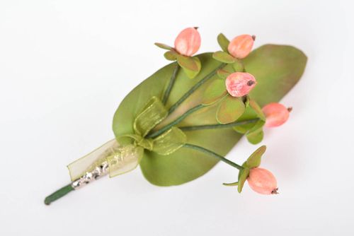 Grande broche Bijou fait main feuilles baies en foamiran Cadeau pour femme - MADEheart.com