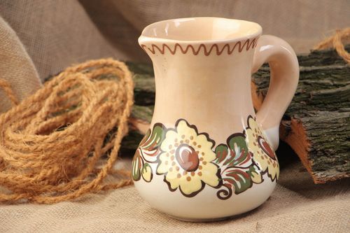 Handgetöpferter keramischer Krug mit Bemalung für Wasser und Milch künstlerisch - MADEheart.com