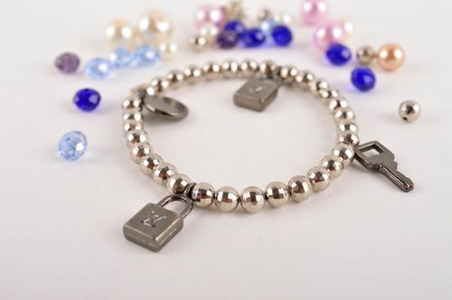 Bracciale di perle fatto a mano braccialetto di stile braccialetto da polso - MADEheart.com