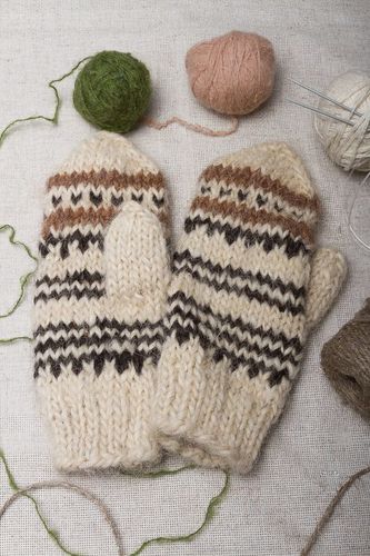 Womans woolen mittens - MADEheart.com