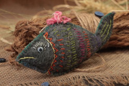 Pesce carino fatto a mano pupazzo di peluche giocattolo simpatico da bambini - MADEheart.com