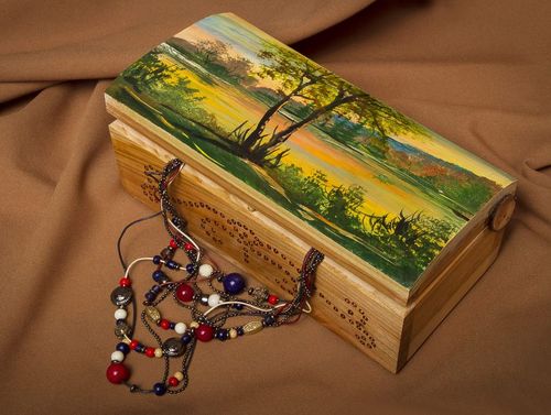 Wooden box with pattern - MADEheart.com