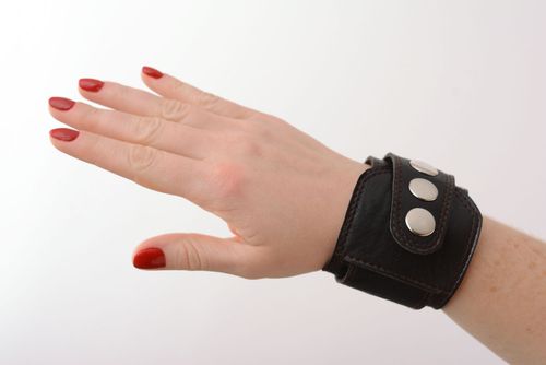 Pulseira larga de couro genuíno feita à mão para mulheres e homens - MADEheart.com