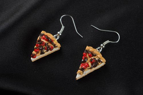Earrings with charms in the shape of pizza - MADEheart.com