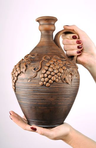 80 oz ceramic wine carafe with hand-molded ornaments and handle 3,4 lb - MADEheart.com