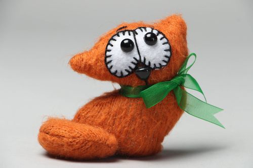 Pupazzo in stoffa fatto a mano giocattolo ecologico decorazione d’interni - MADEheart.com