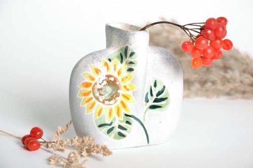 Vaso de cerâmica com flor  - MADEheart.com