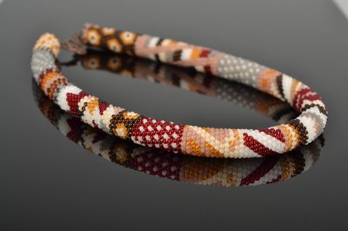 Collana tubolare originale fatta a mano accessorio da donna di perline - MADEheart.com