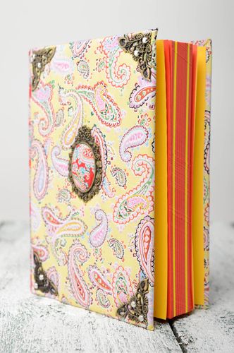 Calepin artisanal avec couverture en tissu à paisley - MADEheart.com