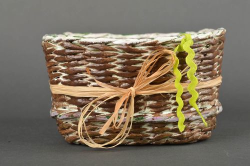 Nice handmade paper basket woven newspaper basket interior decorating ideas - MADEheart.com