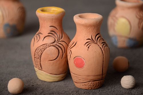 Dekorative handmade Statuetten aus Ton Kannen mit Bemalung Set 2 Stück für Dekor - MADEheart.com