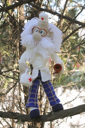Crochet toy Doctor - MADEheart.com