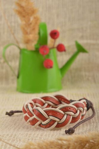 Pulsera hecha a mano de cuero natural bisutería artesanal regalo original - MADEheart.com