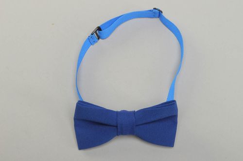 Fabric bow tie of dark blue color - MADEheart.com