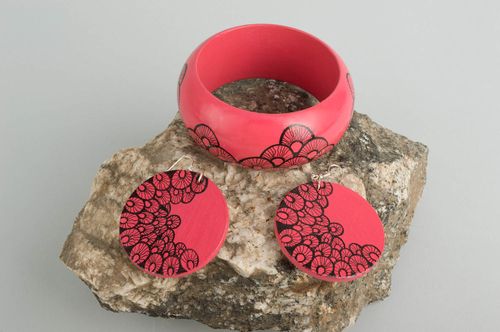 Handmade jewelry set dangling earrings womens bracelet wooden accessories - MADEheart.com